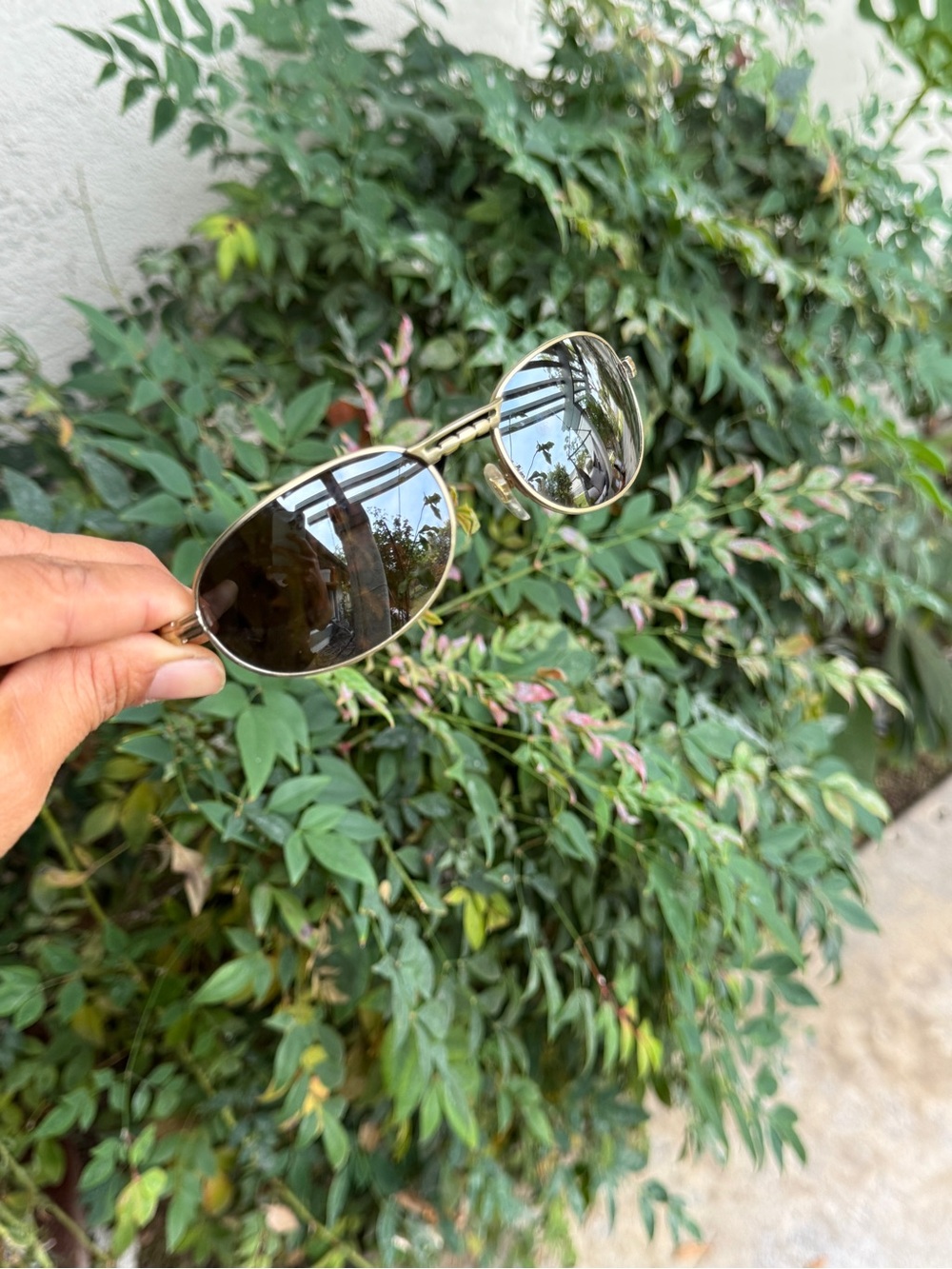 Vtg Men's Black Oval Sunglasses - Classic
